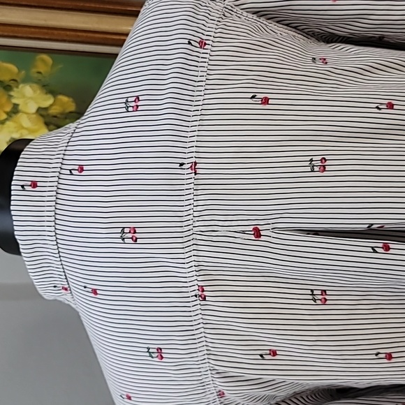 Beachlunchlounge cherry and striped blouse button down size L White black red - Picture 8 of 13